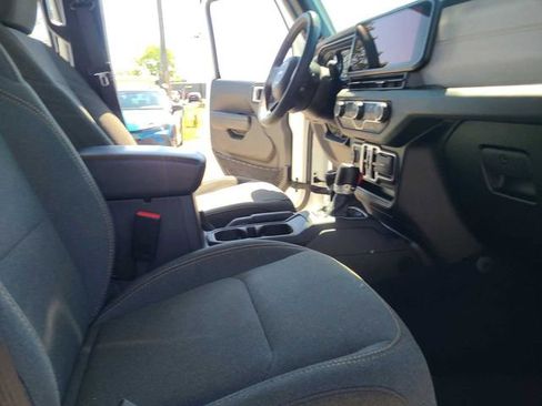 Used 2024 Jeep Wrangler Unlimited w/ Dual Top Group AWD/4WD image 18