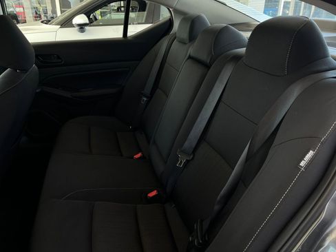 Used 2025 Nissan Altima 2.5 SV FWD image 27