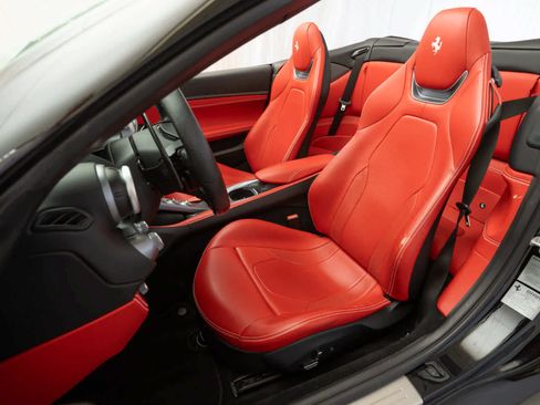Used 2020 Ferrari Portofino RWD image 15