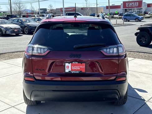 Used 2021 Jeep Cherokee Latitude Plus image 4