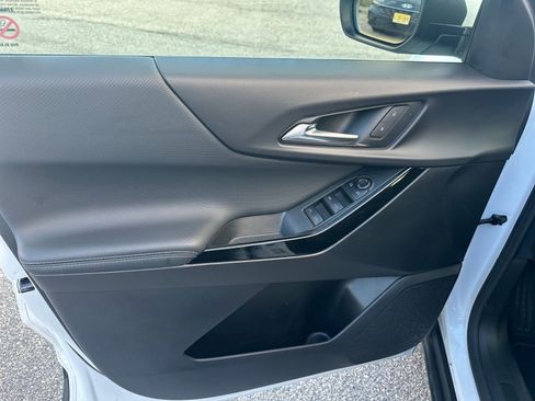 Used 2025 Chevrolet Equinox LT image 20