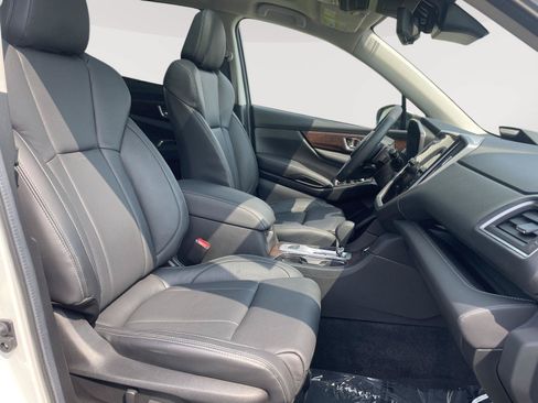 Used 2025 Subaru Ascent Touring AWD/4WD image 3