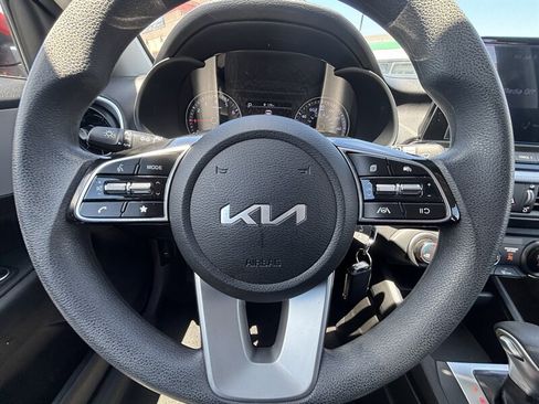 Used 2023 Kia Forte LXS w/ LXS Technology Package FWD image 20