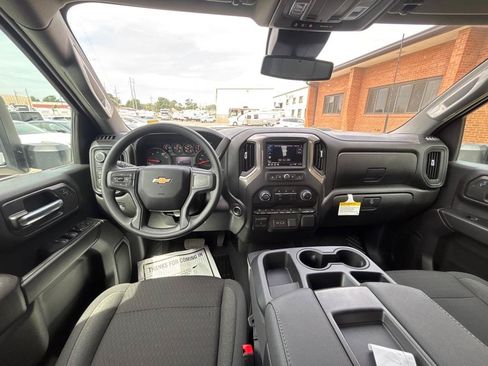 Used 2026 Chevrolet Silverado 2500 Custom w/ Custom Value Package AWD/4WD image 31