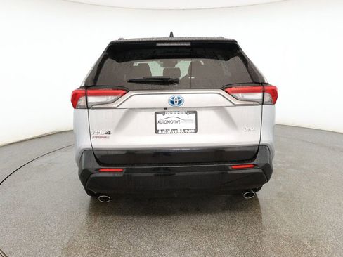 Used 2021 Toyota RAV4 XSE w/ Weather Package image 5