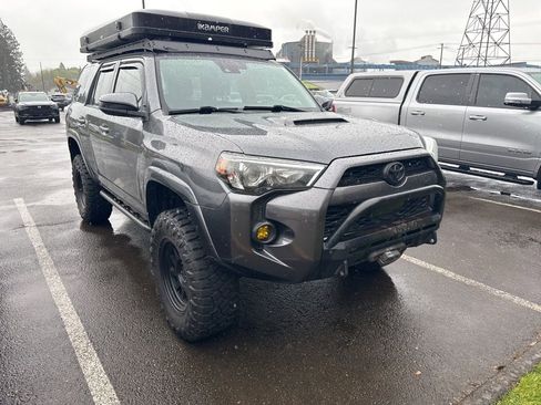 Used 2020 Toyota 4Runner SR5 image 2