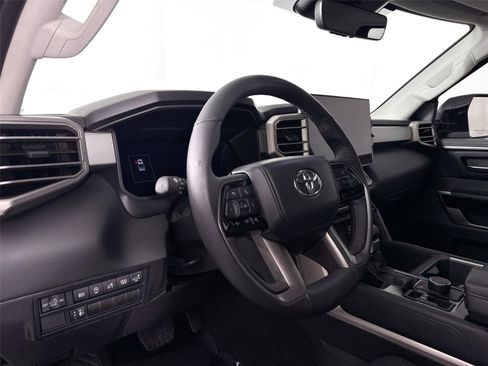 Used 2024 Toyota Tundra Limited image 4