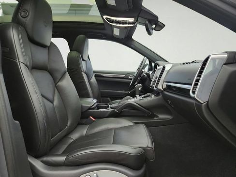 Used 2017 Porsche Cayenne S AWD/4WD image 31