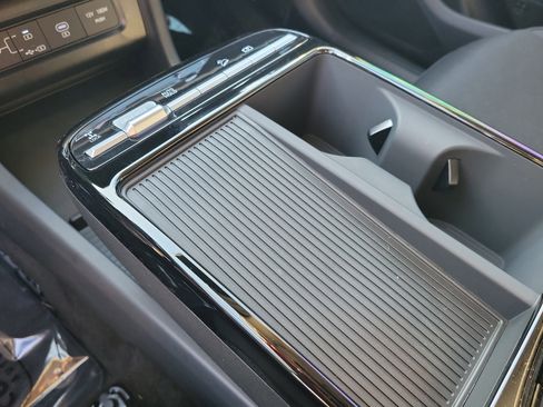 New 2026 Hyundai Tucson Blue SE image 32