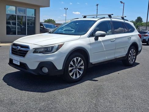 Used 2019 Subaru Outback 2.5i Touring AWD/4WD image 3
