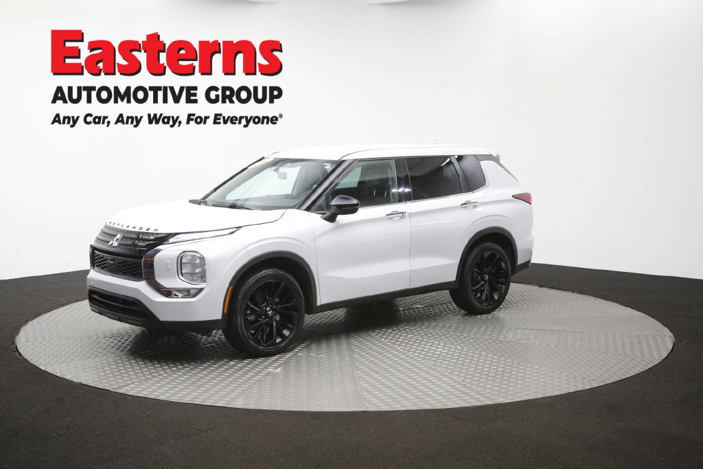 Used 2023 Mitsubishi Outlander SE Black Edition AWD/4WD image 58