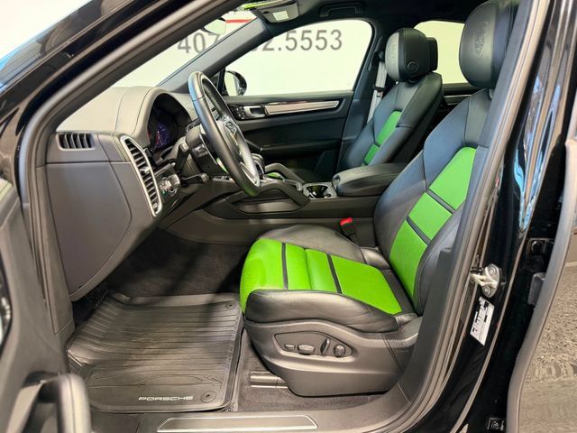 Used 2023 Porsche Cayenne Platinum Edition AWD/4WD image 21