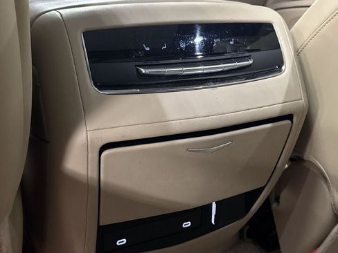 Used 2022 Cadillac Escalade Premium Luxury w/ Performance Package AWD/4WD image 29