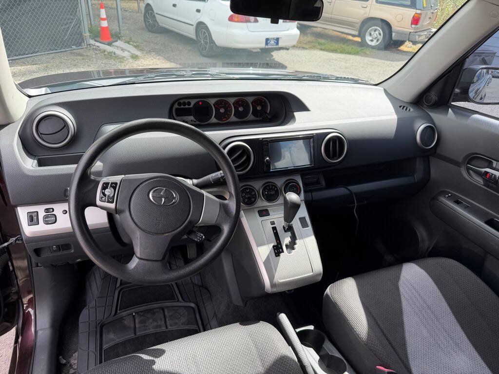 Used 2009 Scion xB FWD image 7