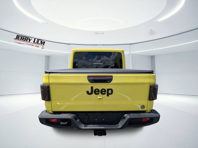Certified 2024 Jeep Gladiator Sport AWD/4WD image 4