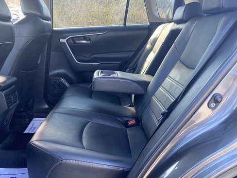 Used 2023 Toyota RAV4 XLE Premium image 21