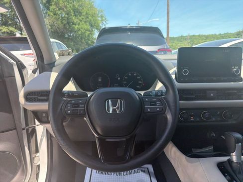 Used 2023 Honda HR-V LX image 19