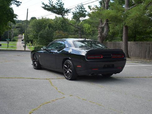 Used 2016 Dodge Challenger R/T Scat Pack w/ Leather Interior Group RWD image 6