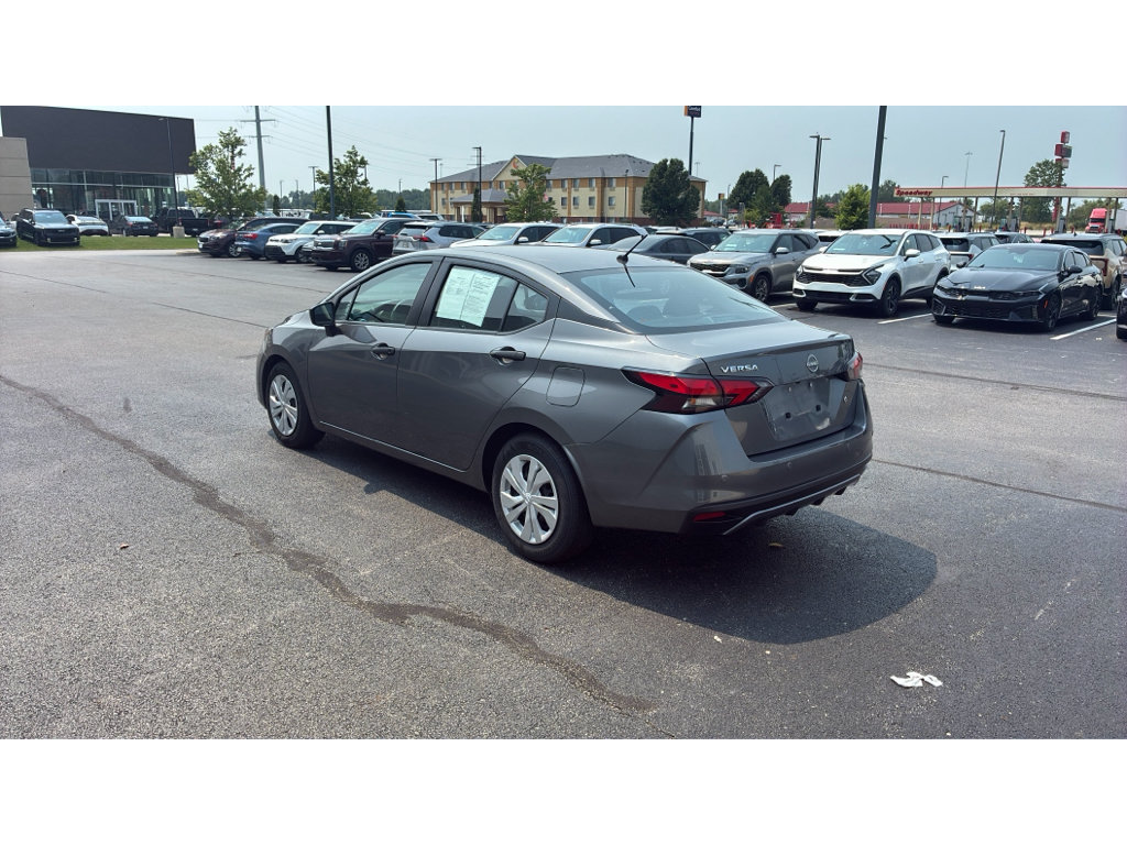 Used 2025 Nissan Versa S FWD image 5