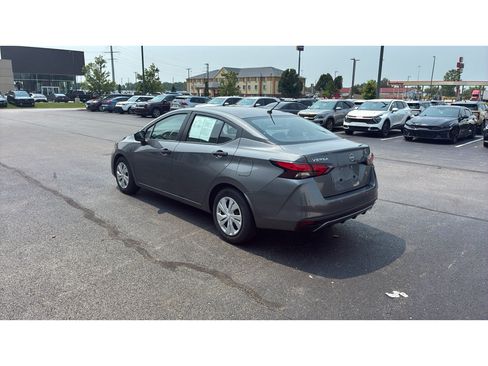 Used 2025 Nissan Versa S FWD image 5