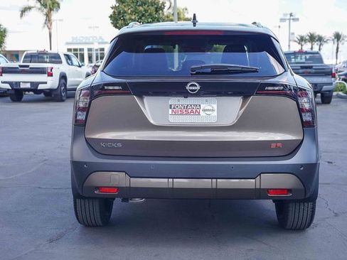New 2026 Nissan Kicks SR image 6