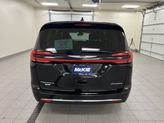 Used 2024 Chrysler Pacifica Limited FWD image 5