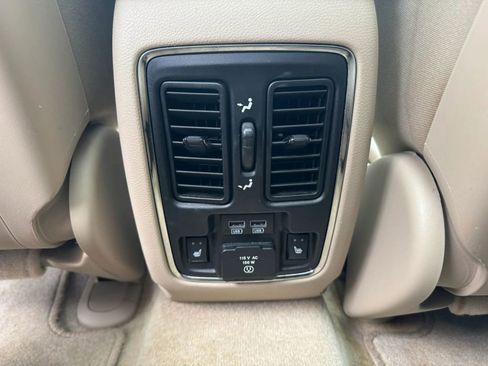 Used 2018 Jeep Grand Cherokee Overland RWD image 13