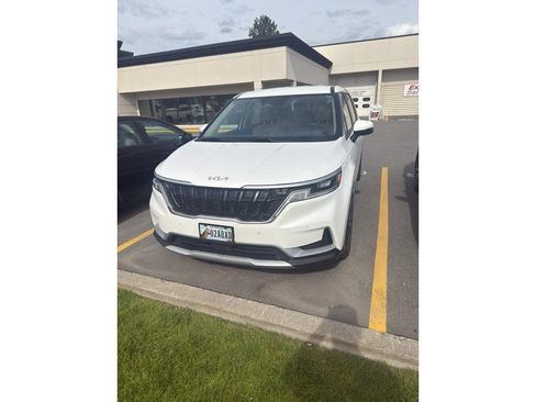 Used 2024 Kia Carnival EX FWD image 1