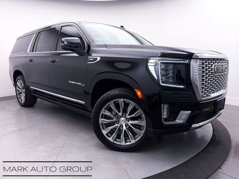 Used 2021 GMC Yukon XL Denali image 1