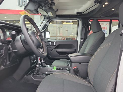 Used 2024 Jeep Wrangler Sport S image 15
