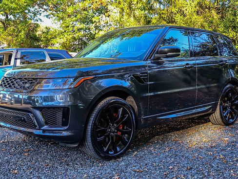 Used 2022 Land Rover Range Rover Sport HST image 3