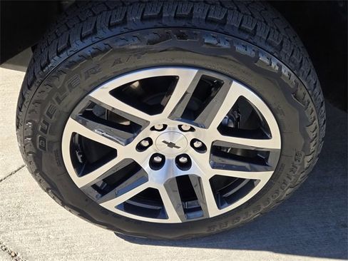 Used 2023 Chevrolet Colorado Z71 w/ Z71 Convenience Package 2 image 9