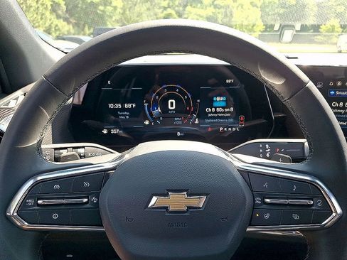 New 2026 Chevrolet Equinox LT FWD image 13