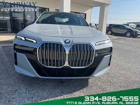Used 2024 BMW 740i xDrive AWD/4WD image 3