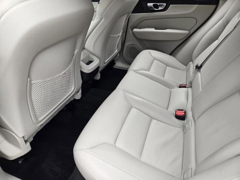 Used 2023 Volvo XC60 B5 Plus w/ Climate Package image 39