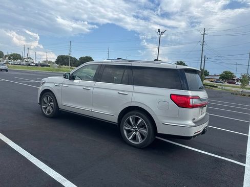 Used 2019 Lincoln Navigator Reserve AWD/4WD image 10
