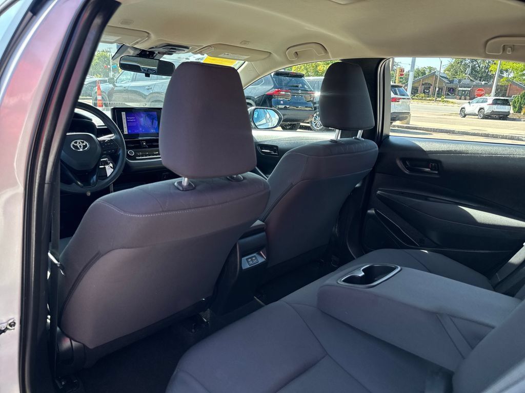Used 2024 Toyota Corolla LE FWD image 39