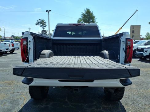 Used 2024 GMC Sierra 2500 Denali Ultimate AWD/4WD image 7