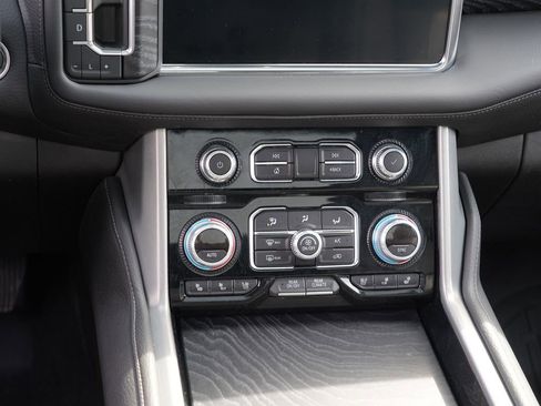 Used 2021 GMC Yukon XL Denali w/ Denali Premium Package image 25