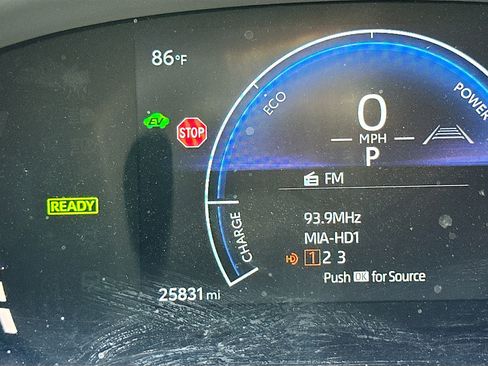 Used 2025 Toyota Camry SE w/ Convenience Package FWD image 12