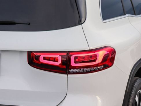Used 2021 Mercedes-Benz GLB 250 image 10