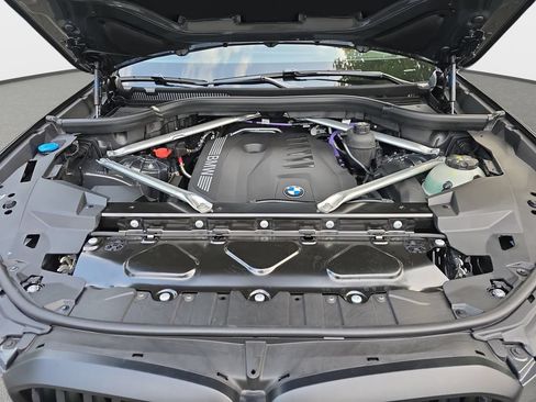 New 2026 BMW X5 xDrive40i w/ M Sport Package AWD/4WD image 32