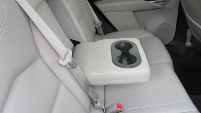 Used 2019 Cadillac XT4 Luxury w/ Cold Weather Package FWD image 17