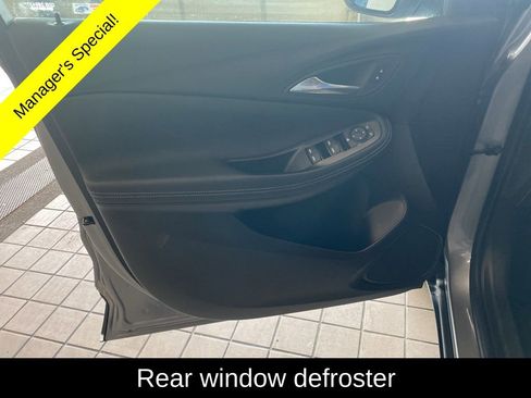Used 2025 Buick Encore GX Preferred AWD/4WD image 9