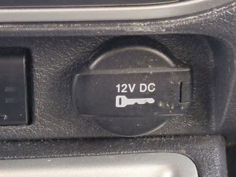 Used 2017 Jeep Compass Latitude image 29