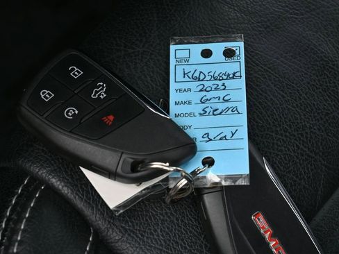 Used 2023 GMC Sierra 1500 Elevation w/ LPO, Elevation Black Package image 18