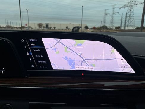 Used 2022 Cadillac Escalade Premium Luxury image 30