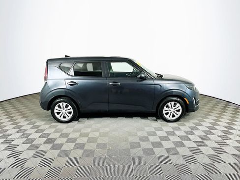 Used 2025 Kia Soul LX FWD image 11
