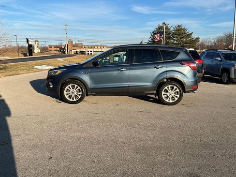 Used 2018 Ford Escape SEL image 2