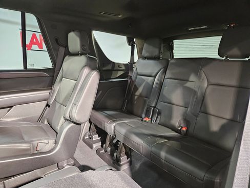 Used 2021 Chevrolet Tahoe Z71 w/ Z71 Signature Package AWD/4WD image 40